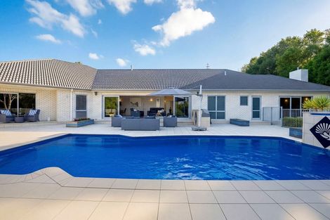 Photo of property in 7 Burgundy Park Avenue, Henderson, Auckland, 0612