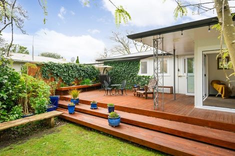 Photo of property in 8 Waterloo Crescent, Hokowhitu, Palmerston North, 4410