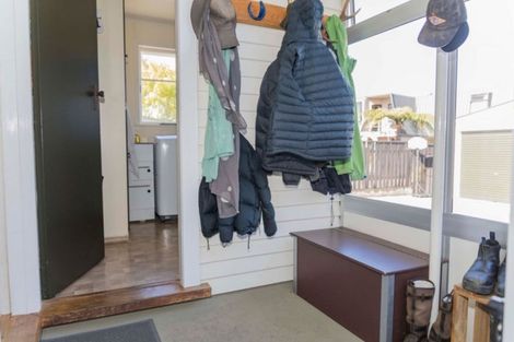 Photo of property in 17 Smith Street, Dannevirke, 4930