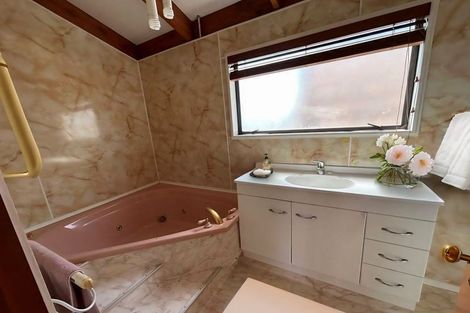 Photo of property in 4 Allan Place, Papamoa Beach, Papamoa, 3118