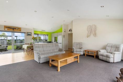 Photo of property in 6 Johnson Place, Stillwater, Silverdale, 0993