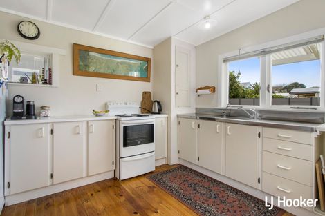 Photo of property in 10 Leo Street, Waihi Beach, 3611