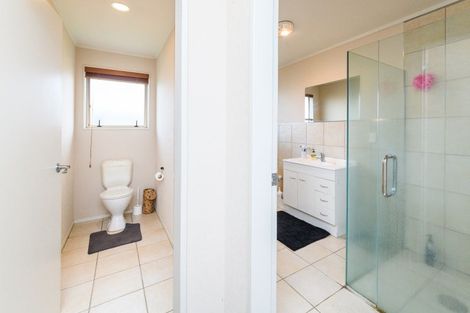 Photo of property in 21 Cleveland Heights, Kelvin Grove, Palmerston North, 4414