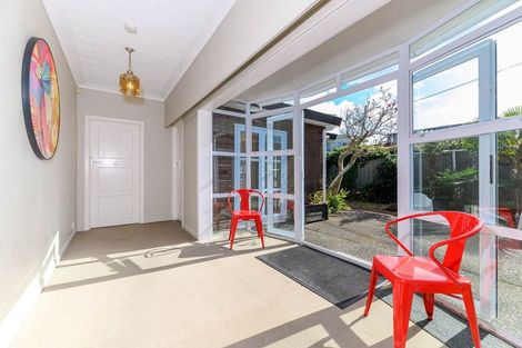 Photo of property in 57 Forrest Hill Road, Milford, Auckland, 0620