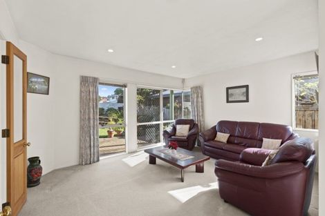 Photo of property in 2/9 Alma Road, Milford, Auckland, 0620