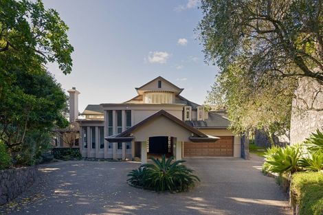Photo of property in 2/6 Saint Leonards Road, Hauraki, Auckland, 0622