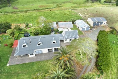 Photo of property in 42 Codlin Road, Waiuku, 2683