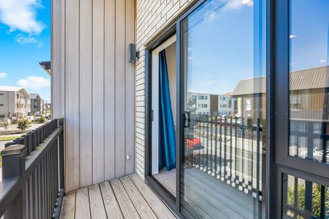 Photo of property in 6 Desalt Drive, Hobsonville, Auckland, 0616