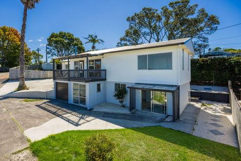 Photo of property in 4/89a Royal Road, Massey, Auckland, 0614
