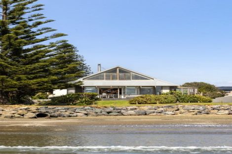 Photo of property in 5 Marine Parade, Orewa, 0931