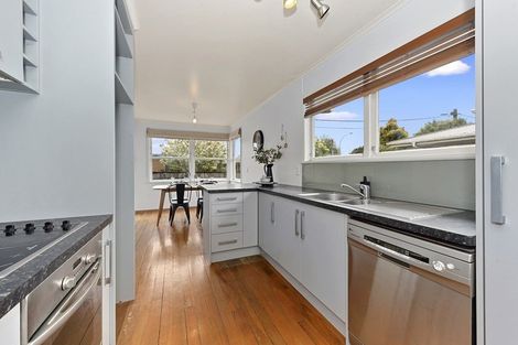 Photo of property in 1 Warwick Avenue, St Andrews, Hamilton, 3200