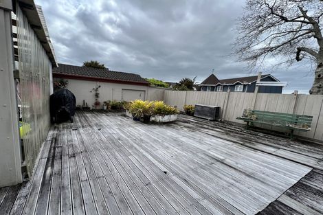 Photo of property in 21 Lisa Rise, Half Moon Bay, Auckland, 2012