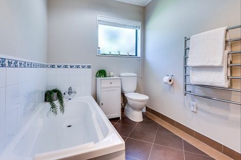 Photo of property in 82 Mchardy Street, Havelock North, 4130