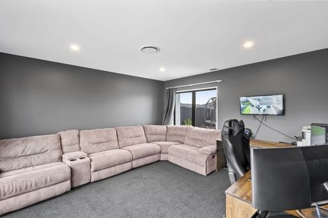 Photo of property in 6 Timara Crescent, Marshland, Christchurch, 8083