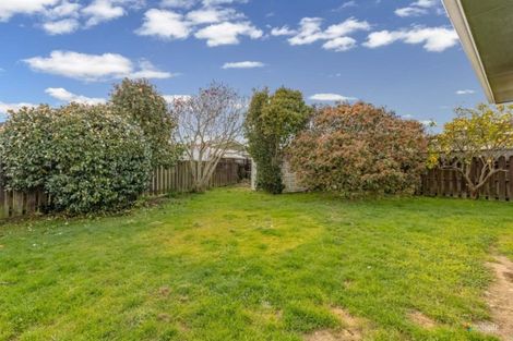 Photo of property in 18 Omaha Grove, Totara Park, Upper Hutt, 5018