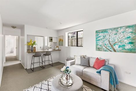 Photo of property in 7 Kaanapali Place, Wattle Downs, Auckland, 2103