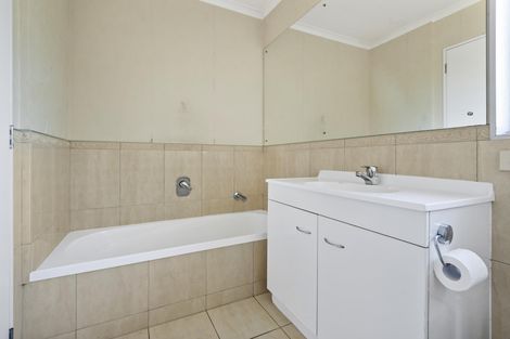 Photo of property in 47 Magic Way, Randwick Park, Auckland, 2105