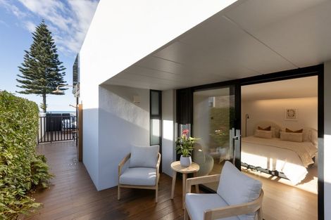 Photo of property in 87 Marine Parade, Mount Maunganui, 3116