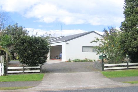 Photo of property in 102 Waireka Place, Whangamata, 3620