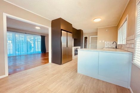 Photo of property in 24 Eastdale Road, Avondale, Auckland, 1026