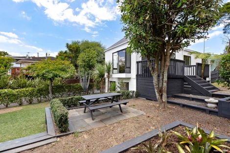 Photo of property in 2/47 Sheridan Drive, New Lynn, Auckland, 0600