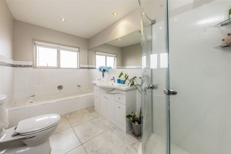 Photo of property in 28a Wairere Road, The Gardens, Auckland, 2105