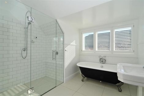 Photo of property in 15 Roscoe Terrace, Wadestown, Wellington, 6012