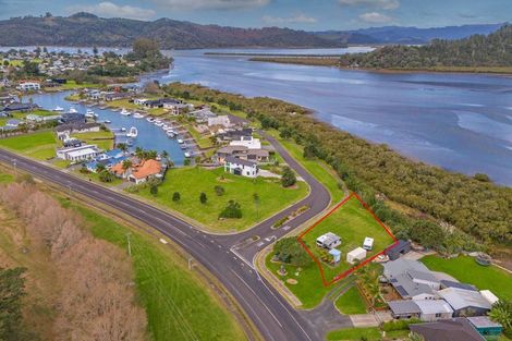 Photo of property in 1 Hei Esplanade, Whitianga, 3510