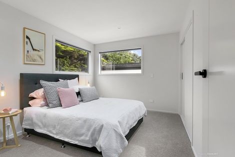 Photo of property in 83a Nevay Road, Miramar, Wellington, 6022