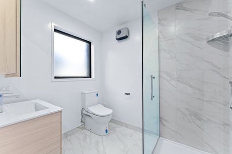 Photo of property in 11/10 Fathom Place, Te Atatu Peninsula, Auckland, 0610