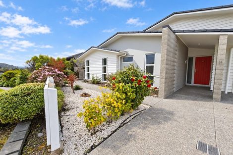 Photo of property in 18 Banks Boulevard, Whitby, Porirua, 5024