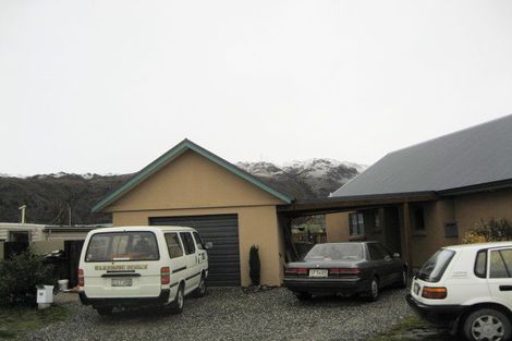 Photo of property in 24 Whitby Street, Clyde, 9330