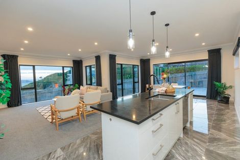 Photo of property in 46 Domett Street, Newlands, Wellington, 6037