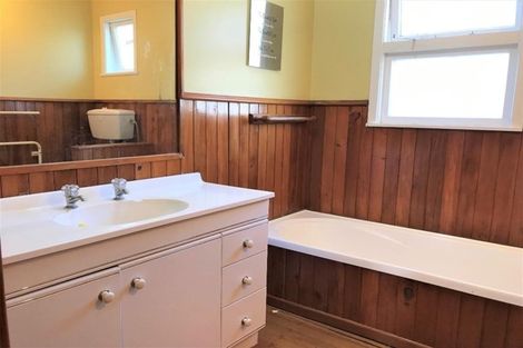 Photo of property in 519 Mangorei Road, Highlands Park, New Plymouth, 4312