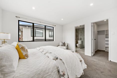 Photo of property in 38b Mcwhirters Farm Lane, Massey, Auckland, 0614