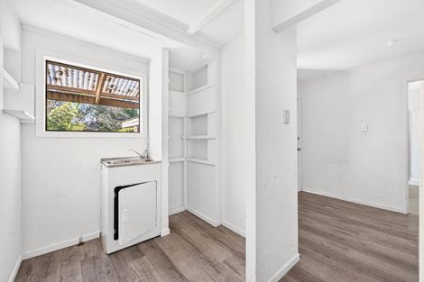 Photo of property in 5 Rangeview Road, Sunnyvale, Auckland, 0612