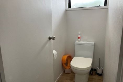 Photo of property in 30 Beechdale Crescent, Pakuranga Heights, Auckland, 2010