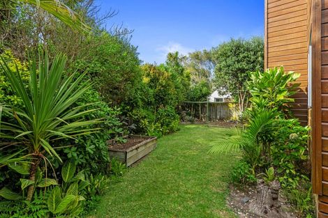 Photo of property in 28 Webb Place, Papamoa Beach, Papamoa, 3118