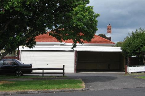 Photo of property in 3/46 Fruitvale Road, New Lynn, Auckland, 0600