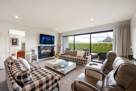 Photo of property in 29 Mount Nicholas Avenue, Wanaka, 9305