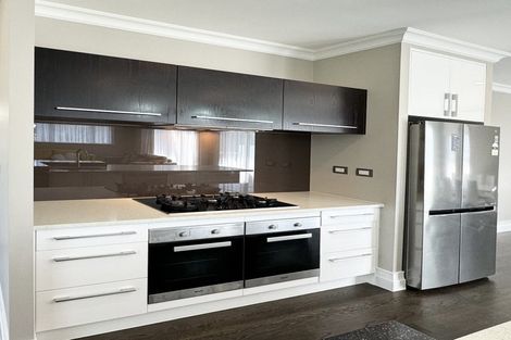 Photo of property in 8 Mural Place, Greenhithe, Auckland, 0632