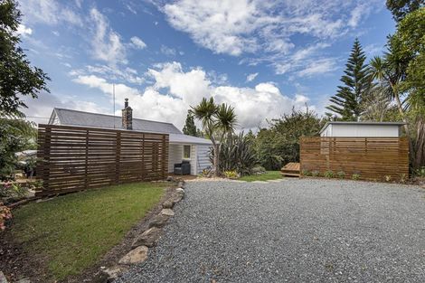 Photo of property in 45 View Road, Hikurangi, 0114