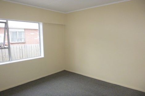 Photo of property in 2/187 Wainuiomata Road, Wainuiomata, Lower Hutt, 5014