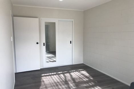 Photo of property in 3/94 Chivalry Road, Glenfield, Auckland, 0629