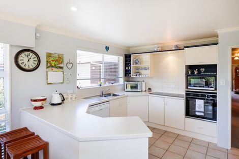 Photo of property in 17 Aintree Crescent, Awapuni, Palmerston North, 4412