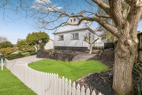 Photo of property in 44 Eugenia Rise, Totara Heights, Auckland, 2105