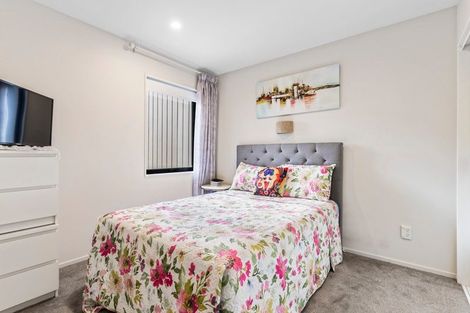 Photo of property in 5 Impatiens Lane, Massey, Auckland, 0614