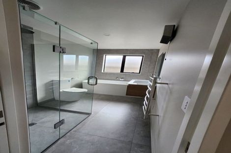 Photo of property in 35 Akoranga Place, Hornby, Christchurch, 8042