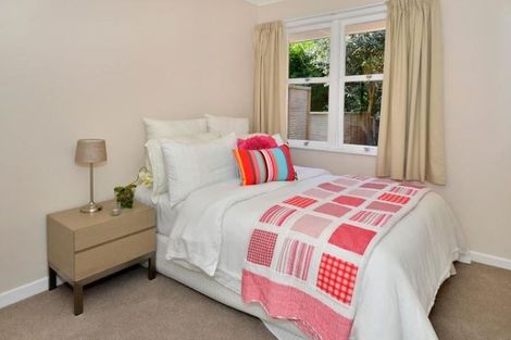 Photo of property in 2/15 East Coast Road, Milford, Auckland, 0620