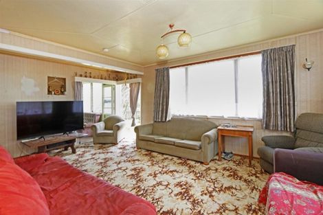 Photo of property in 74 Domett Street, Opunake, 4616